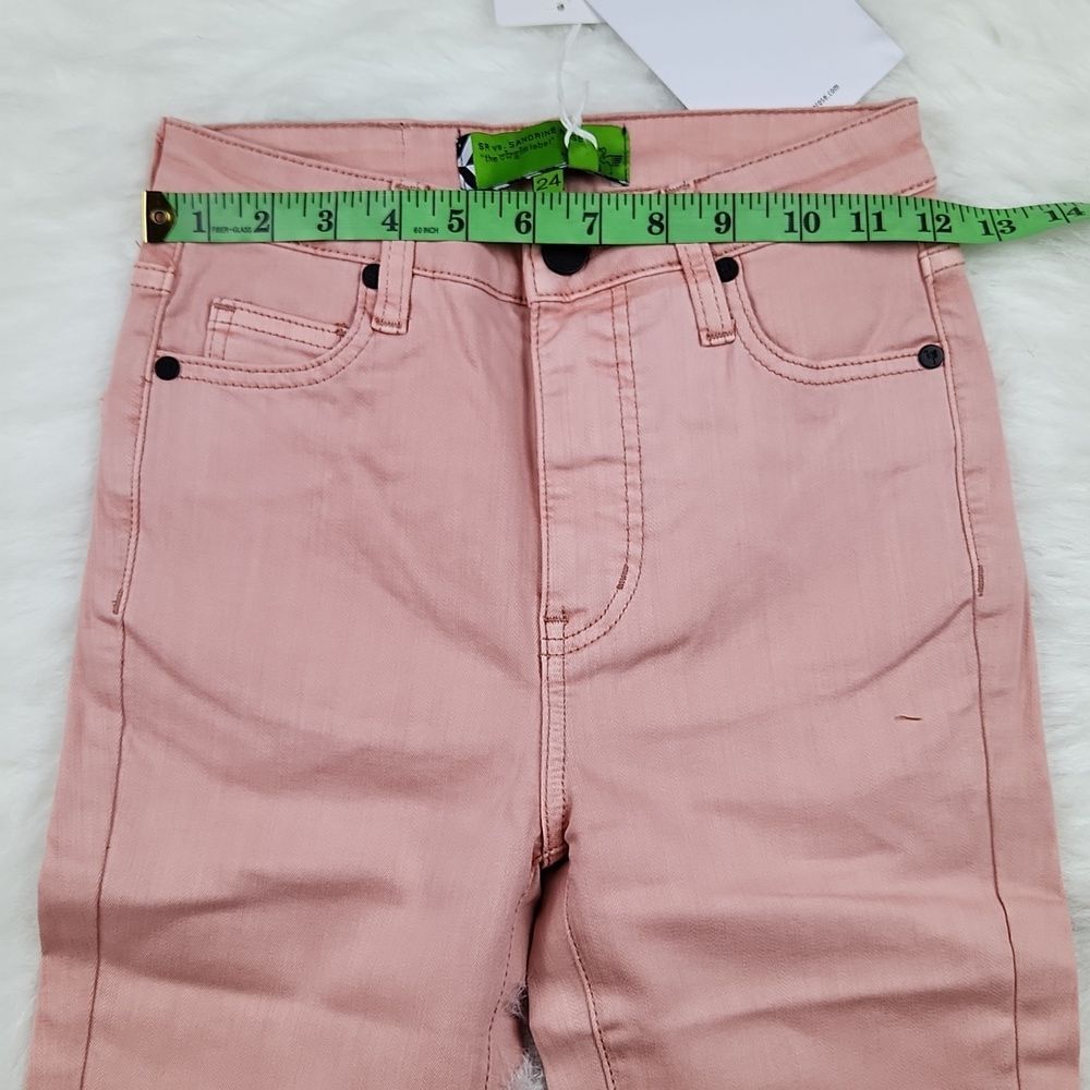 Free People -15 NWT Flare Bell Jeans Petal R1017 Blush Pink Women's size 24 - Picture 7 of 10